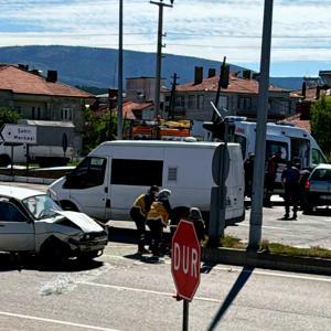 Domaniç’te trafik kazası; 5 yaralı