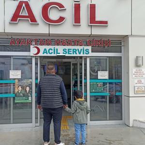 Başıboş köpeklerin saldırısına uğrayan Baturalp, yaralandı