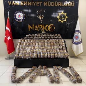Vanda nakliye aracında 84 kilo 460 gram esrar ele geçirildi, 2 tutuklama