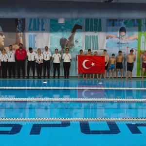 Derikte ‘Gençlik Haftası’ kapsamında yüzme yarışması