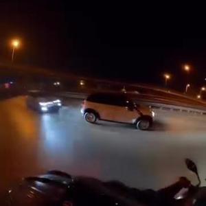 Kadıköyde Korkutan Kaza: Otomobil Arkadan Çarptı, Motosikletli Son Anda Kurtuldu