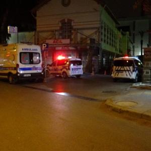 İzmirde Silahlı Saldırı: Eğlence Mekanı İşletmecisi Yaralandı