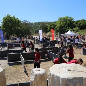 Antik kentte labirent oryantiring etkinliği