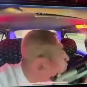 Taksiciyi silahla tehdit eden şüpheli tutuklandı; olay anı kamerada