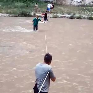 Kapıkaya Kanyonunda debinin yükselmesiyle mahsur kalan 35 kişiyi ekipler kurtardı