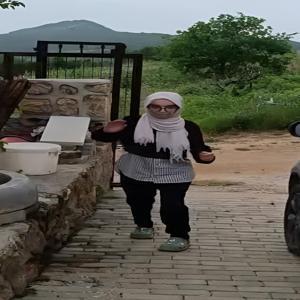 Üniversite hayali kurarken geçirdiği kaza sonrası yatağa bağımlı kalan Esma, fizik tedaviyle ayağa kalktı