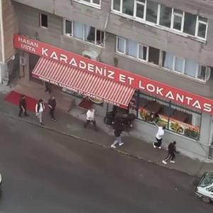 İstanbul - Küçükçekmece’de trafikte tartıştıkları motokuryeyi takip edip, çalıştığı restoranın camını kırdılar