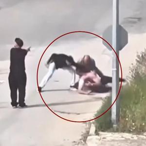 Elazığda tekme ve yumruklu kavga kamerada