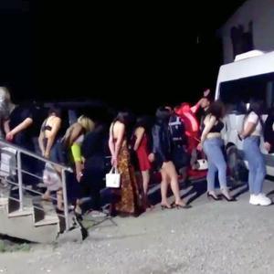 Iğdırda insan ticareti ve fuhuş operasyonunda kurtarılan 107 kadın, sınır dışı edildi