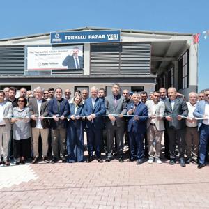 Menemende bir kapalı pazar yeri daha açıldı
