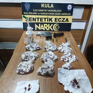 Durdurulan otomobilde 479 sentetik hap ele geçirildi: 5 gözaltı