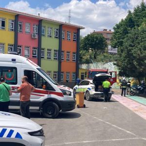 Otomobil, 5 metreden okul bahçesine uçtu; sürücü yaralandı
