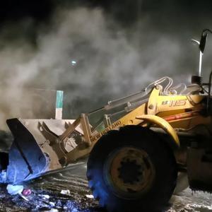 Sanayi sitesindeki hurda lastik yangınında elektrik telleri zarar gördü