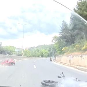 Yola akan su nedeniyle 3 motosikletin kazaya karışması kamerada; 3 yaralı