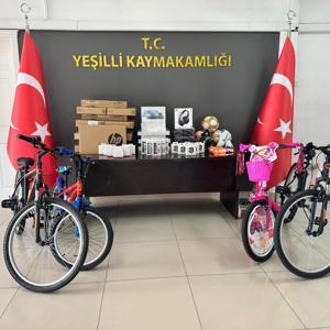 Mardin’de ebeveynlerinden yoksun çocukların hayallerini, kaymakam gerçekleştirdi