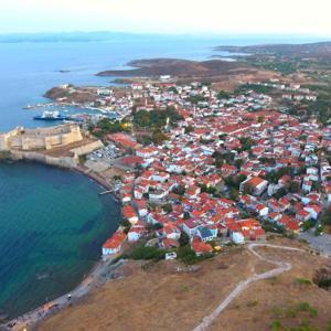Bozcaadaya bayramda bazı araçların geçişi yasaklandı