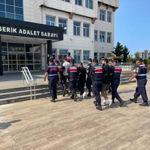 Serikte aranan 4 şüpheli yakalandı
