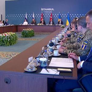 Zelenskiden Rus heyetinin sunduğu memoranduma tepki