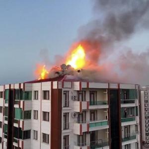 Diyarbakırda 13 katlı binada yangın… 3 kişi hayatını kaybetti