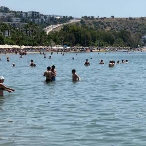 Bodrumda plajlarda bayram yoğunluğu