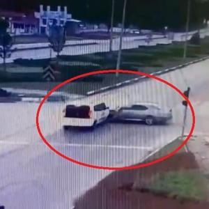 Amasyada 2’si çocuk, 5 kişinin yaralandığı kaza kamerada