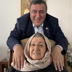 CHP Niğde Milletvekili Ömer Fethi Gürerin annesi vefat etti