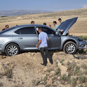 Niğdede 2 otomobil çarpıştı; 1 ölü, 1 yaralı