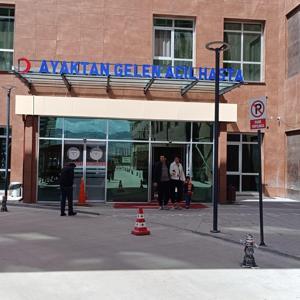 Niğdede motosikletler çarpıştı; 4 yaralı