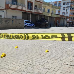 2 aile arasında silahlı, taşlı ve sopalı arazi kavgası; 1i ağır, 6 yaralı