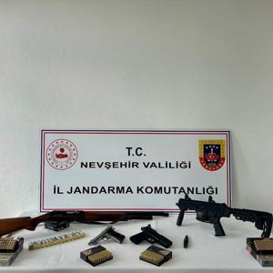 Nevşehirde kaçak silah bulunduran 2 kişiye gözaltı