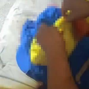 Kendi imkanlarıyla doğurduğu bebeğini çatıya bırakıp ölmesine neden olan anne tutuklandı