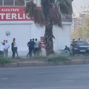 Mardinde 2 grup arasında silah, sopa ve taşlı kavga kamerada; 4 yaralı