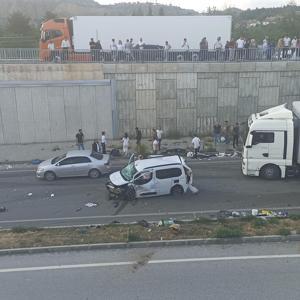 Kastamonuda 3 araç kazaya karıştı; 9 yaralı