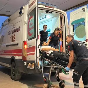 Şakalaşırken sigara paketini düşüren arkadaşını bıçakladı