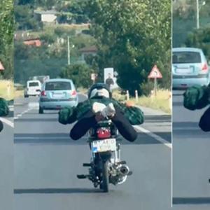 D-650 karayolunda motosikletini üzerine yatarak sürdü, o anlar kamerada