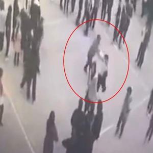 Okuldaki kutlamada öğrenciyi döven öğretmene 5 bin TL ceza; darp kamerada
