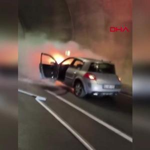 Antalyada alev alan otomobil paniğe neden oldu