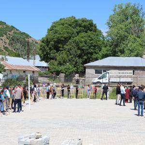 Karlıova’da, ortaokul öğrencilerden resim sergisi