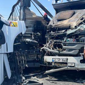 Sakaryada feci TIR kazası :1 ölü 2 yaralı