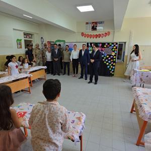 Hatay’da 398 bin öğrenci karne heyecanı yaşadı
