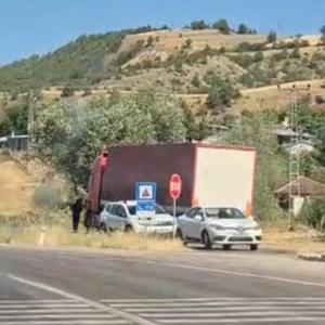 TIR yayalara çarptı: 1 ölü, 1 yaralı