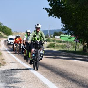 İklim krizine dikkati çekmek için bisikletiyle yaklaşık 1600 kilometre yol katetti