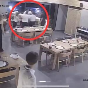 Adanada restoran sahibinin, müşteriyi Heimlich manevrasıyla kurtardığı anlar kamerada