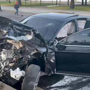 İstanbul- Kartal’da iki otomobil çarpıştı: 1’i ağır 3 yaralı