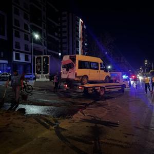 Kayseri’de otomobil ile minibüs çarpıştı: 9 yaralı