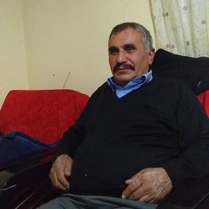 Tabancayı kurcalarken kazara kendisini vurdu