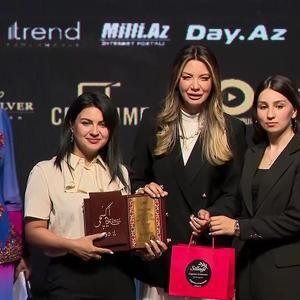 Baküde Milli Basının 150. yılı törenle kutlandı | Azerbaycandan Fulya Öztürke ödül