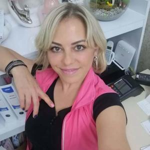 Boşandığı eşi tarafından öldürülen Demetin cenazesi yakınları tarafından teslim alındı