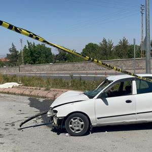Otomobilin çarptığı yaya öldü, sürücü yaralandı
