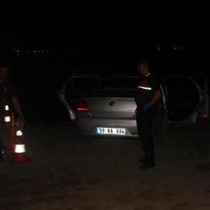 Kayıp olarak aranan 2 kuzenin bulunduğu otomobil Kelkit Çayı kenarında bulundu